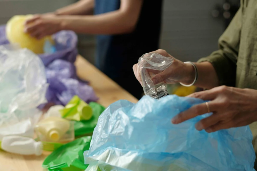 For enterprises connecting informal waste workers to corporate supply chains, access to working capital can be as consequential as investment in equipment; Photo by Getty Images